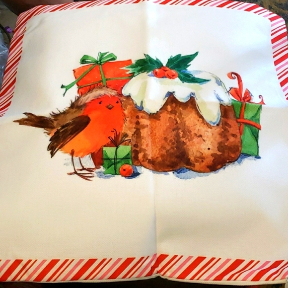 WhoMeaf Set of 4 Christmas Candy Cane Edged Pillowcases with a Robin Theme - Picture 3 of 8